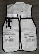 chaleco blanco leyenda primero auxilios